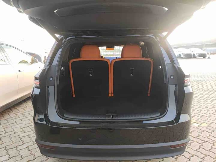 Фото 7 - LiXiang i8