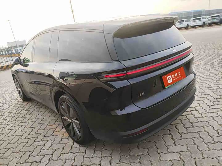 Фото 8 - LiXiang i8