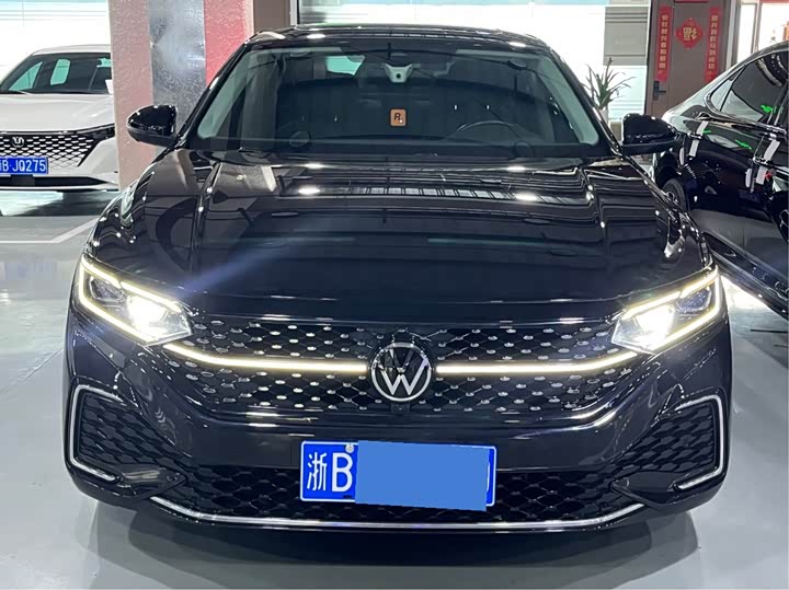 Фото 2 - Volkswagen Passat