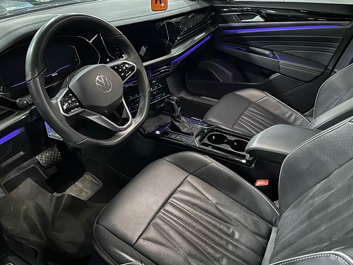 Фото 7 - Volkswagen Passat