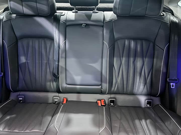 Фото 8 - Volkswagen Passat