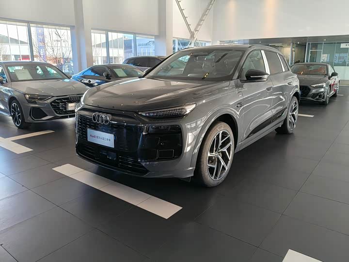 Фото 1 - Audi Q6L e-tron