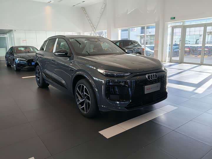 Фото 4 - Audi Q6L e-tron