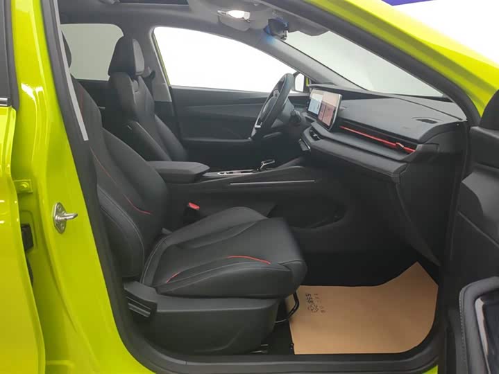 Фото 8 - Geely Binrui