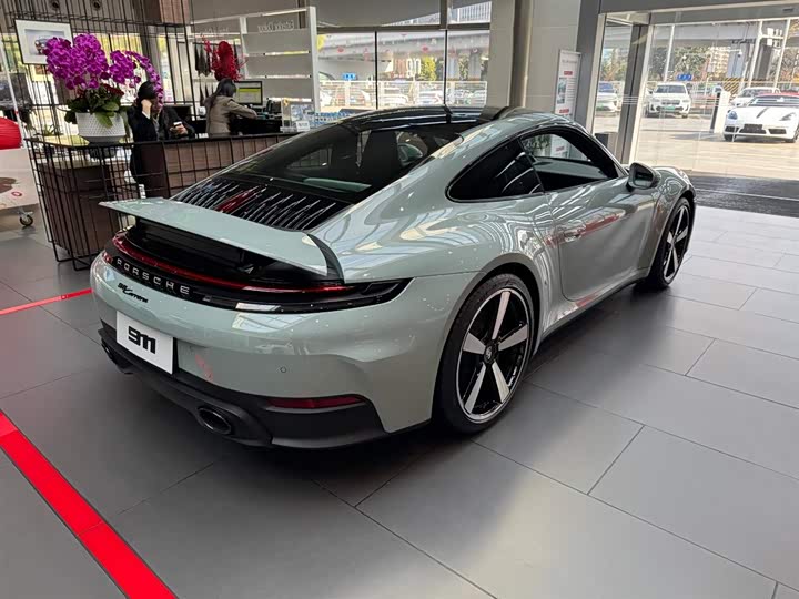 Фото 4 - Porsche 911