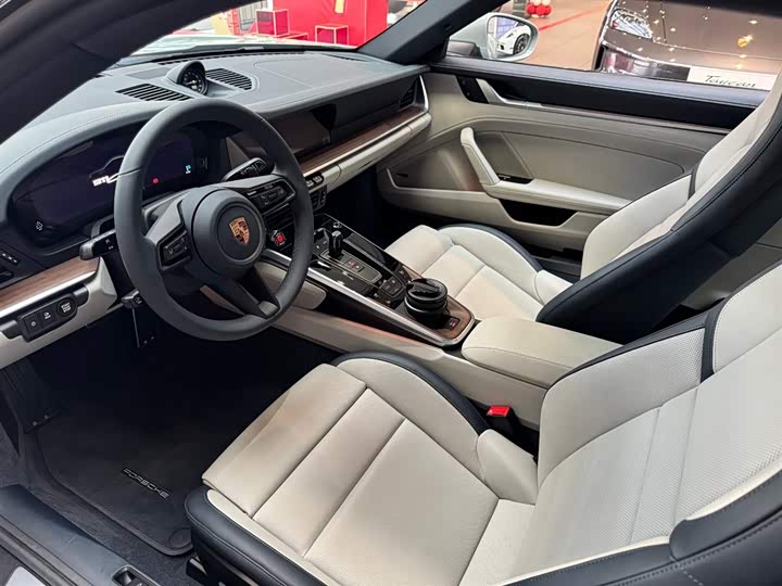 Фото 5 - Porsche 911