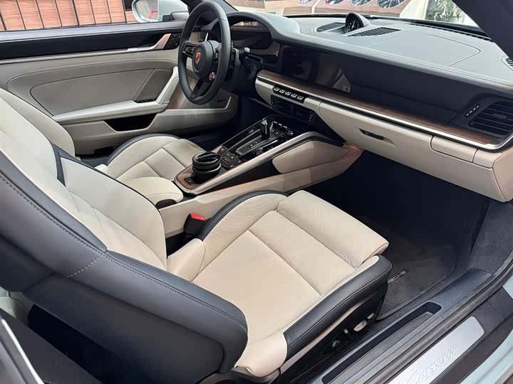 Фото 8 - Porsche 911