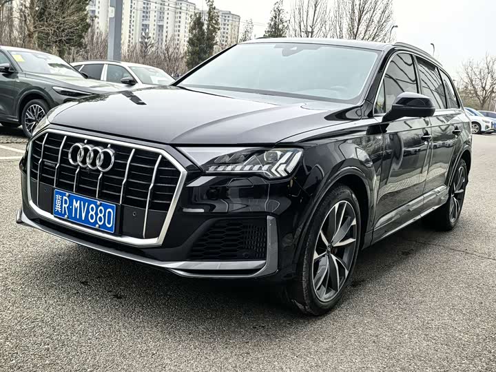 Фото 1 - Audi Q7