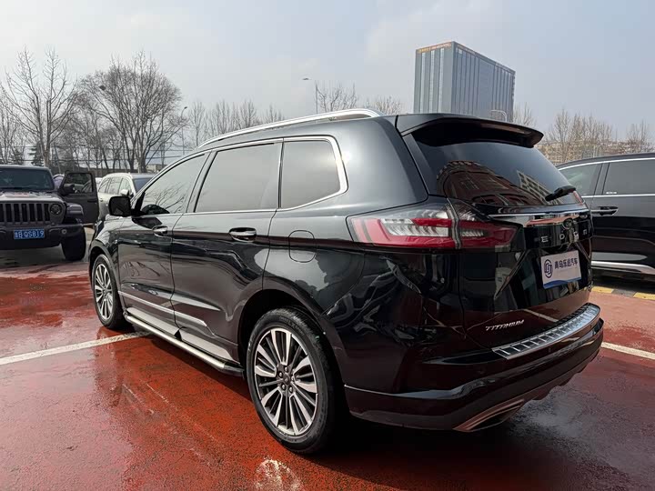 Фото 4 - Ford Edge