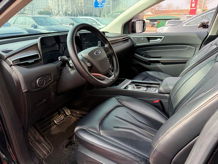 Фото 7 - Ford Edge