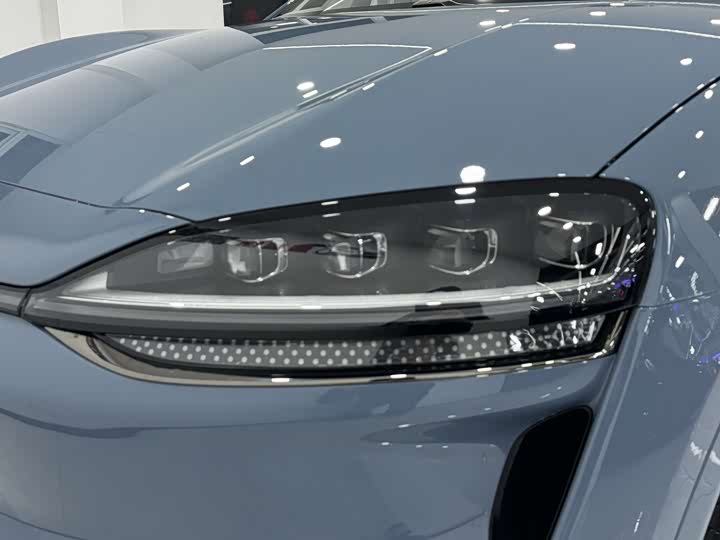 Фото 3 - Luxeed R7