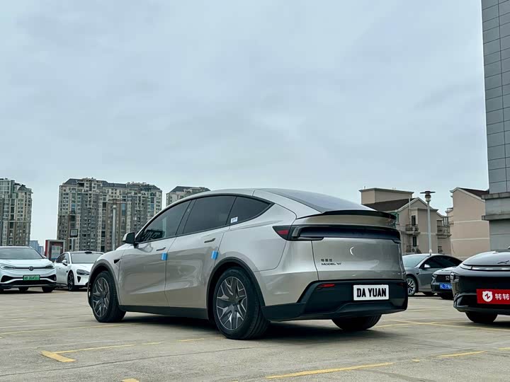 Photo 4 - Tesla Model Y