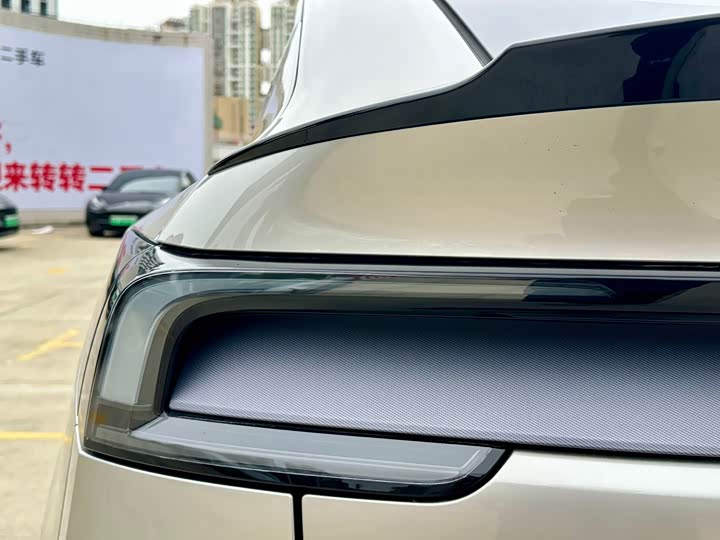 Photo 7 - Tesla Model Y