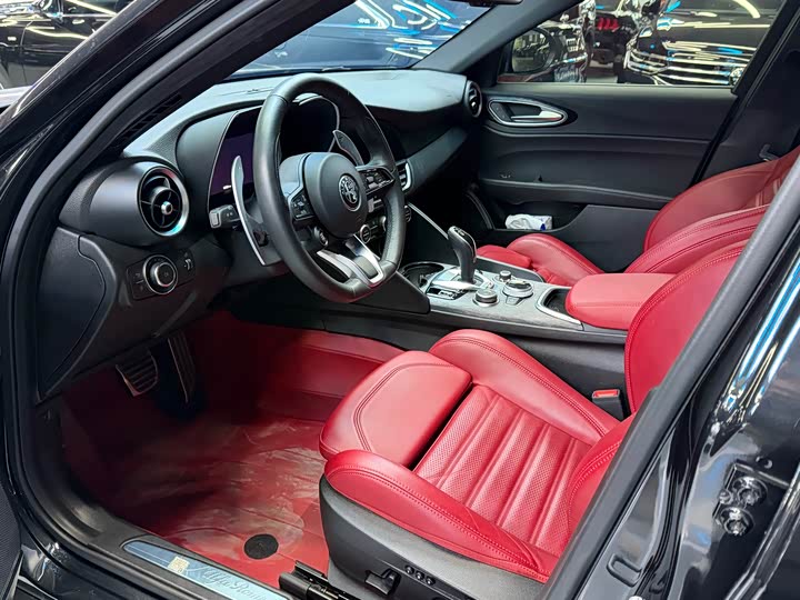 Фото 4 - Alfa Romeo Giulia