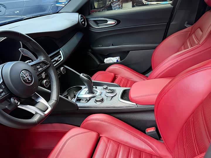 Фото 5 - Alfa Romeo Giulia