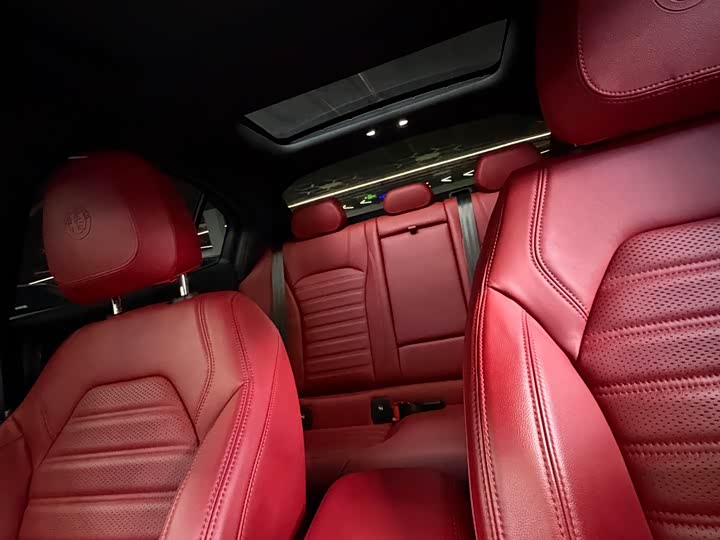 Фото 7 - Alfa Romeo Giulia