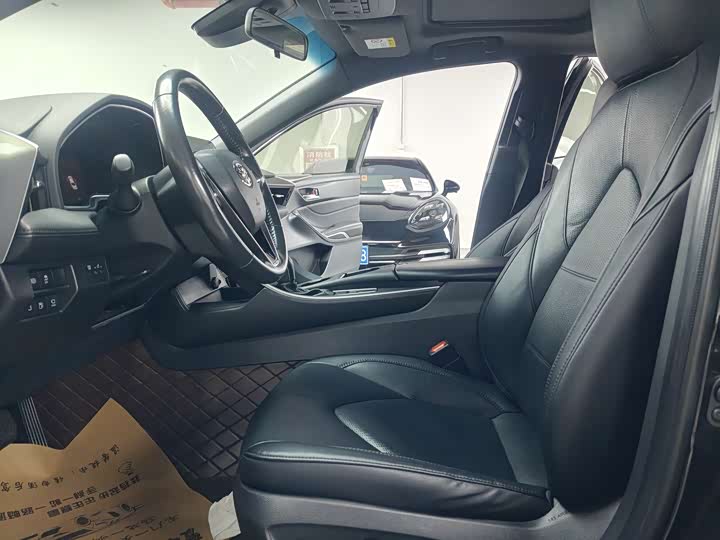 Photo 4 - Toyota Avalon