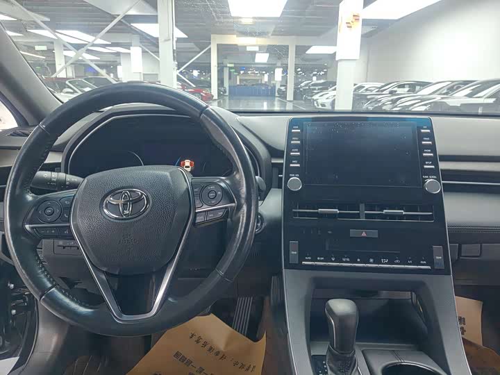 Photo 6 - Toyota Avalon