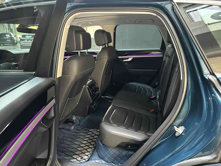 Фото 7 - Volkswagen Touareg