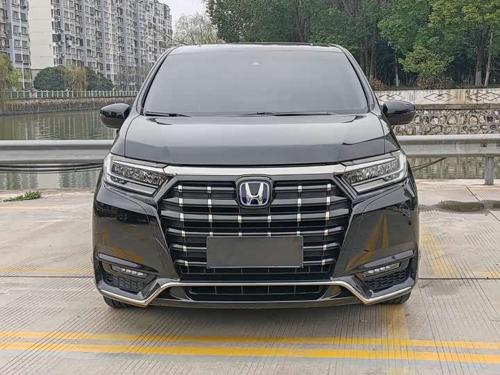 Фото 2 - Honda Elysion