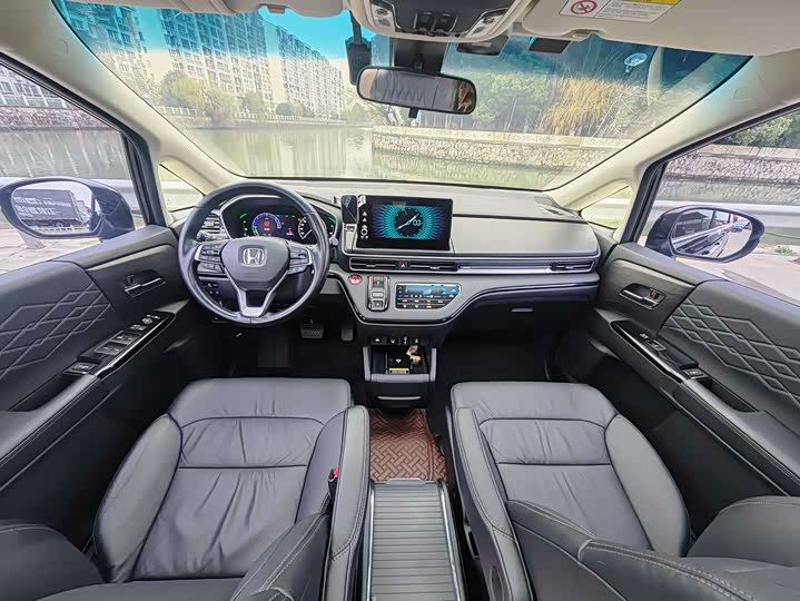 Фото 4 - Honda Elysion