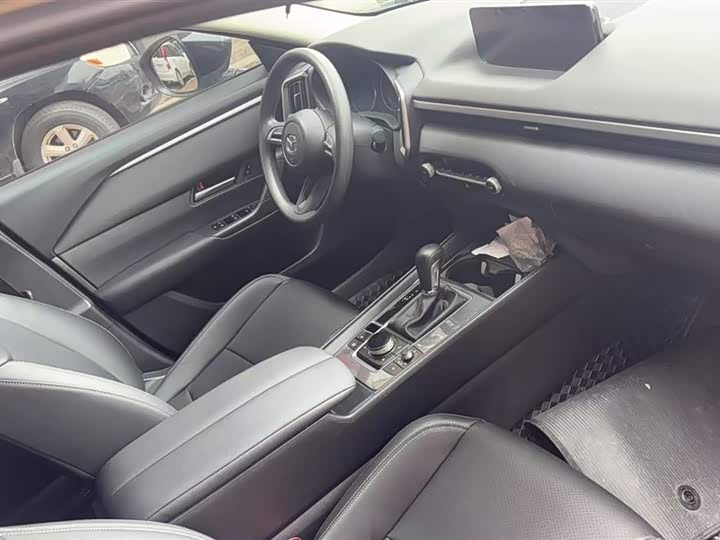 Photo 5 - Mazda CX-50