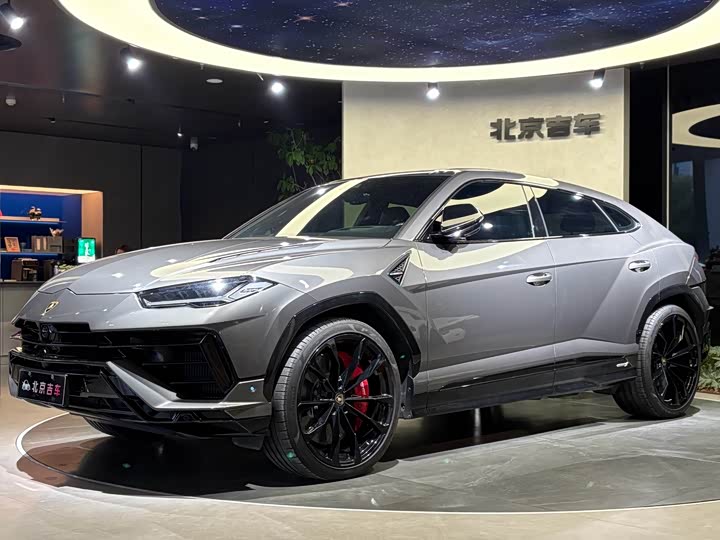 Фото 1 - Lamborghini Urus
