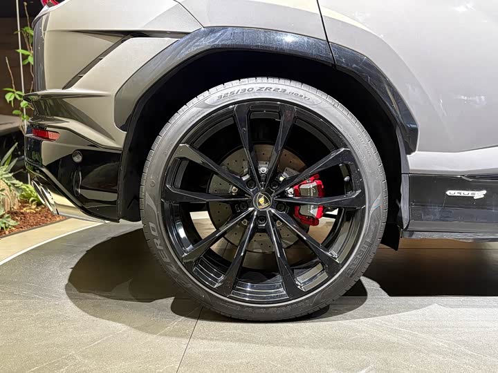 Фото 7 - Lamborghini Urus