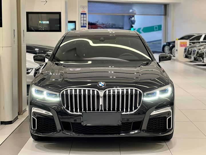 Фото 2 - BMW 7 Series