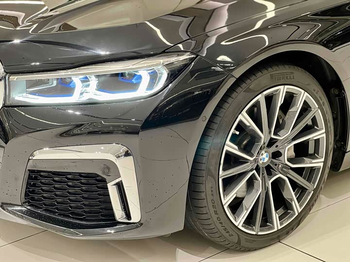 Фото 3 - BMW 7 Series