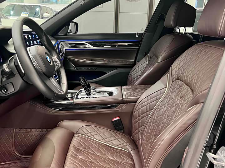Фото 4 - BMW 7 Series