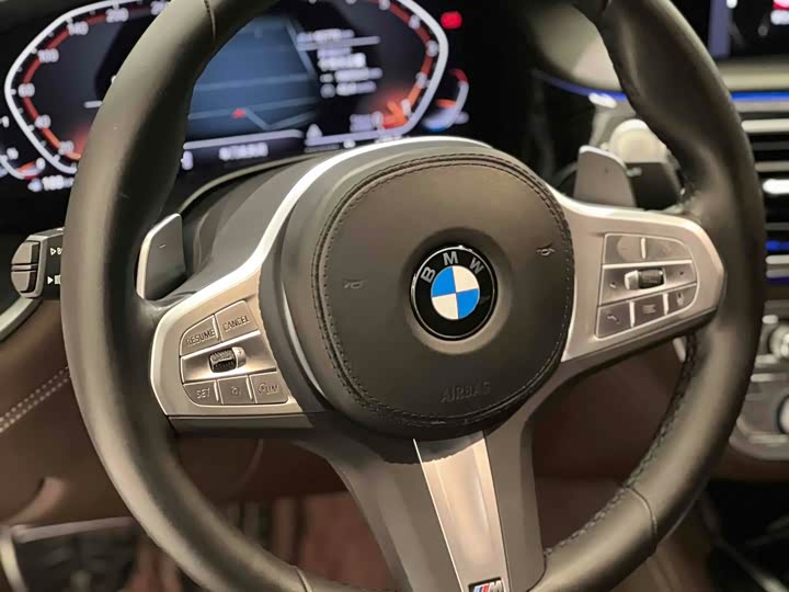 Фото 5 - BMW 7 Series