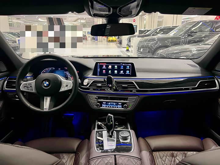 Фото 8 - BMW 7 Series