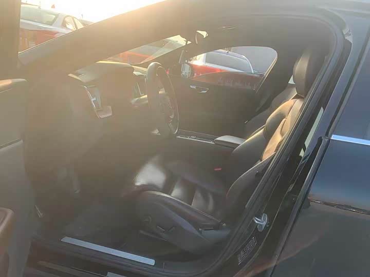 Photo 4 - Volvo XC60