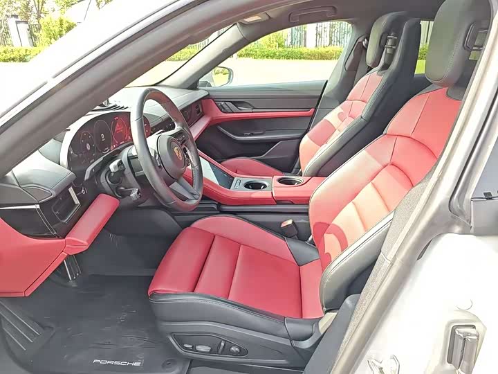 Фото 8 - Porsche Taycan