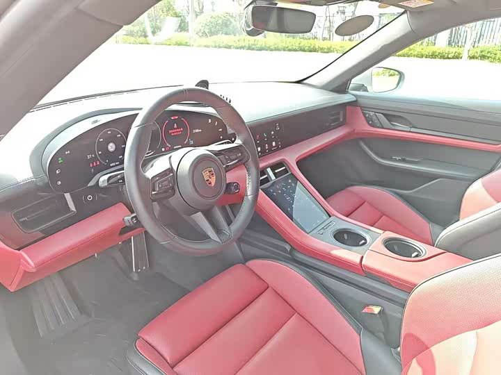 Фото 9 - Porsche Taycan