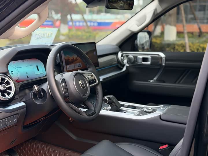 Фото 4 - Tank 400 Hybrid