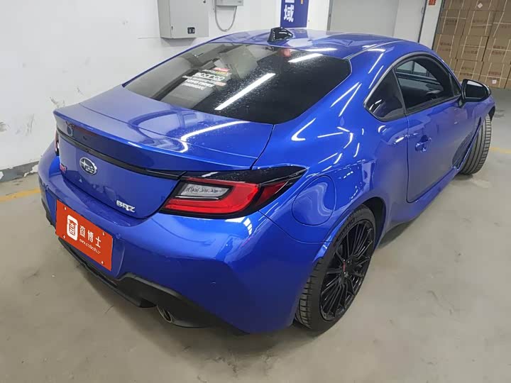 Фото 3 - Subaru BRZ