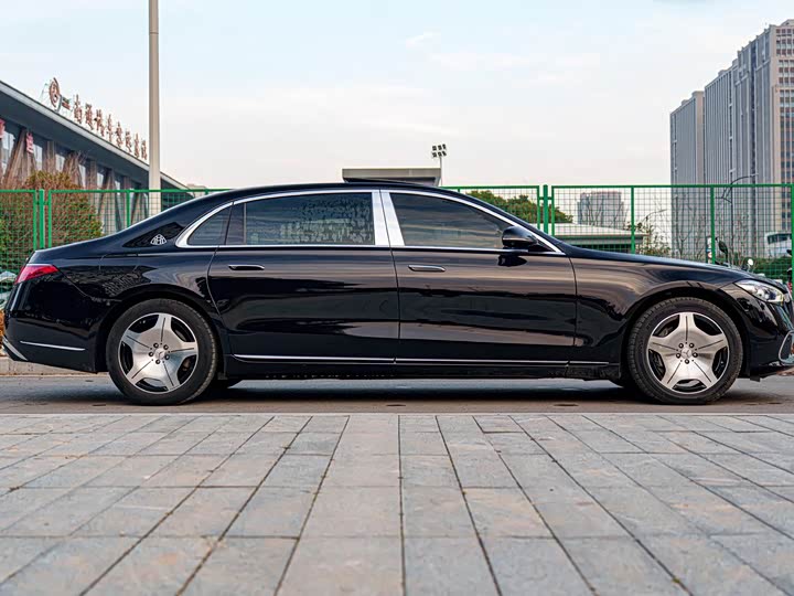 Фото 4 - Mercedes-Benz Maybach S-Class