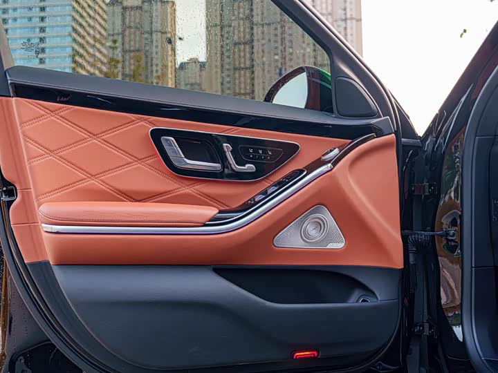 Фото 9 - Mercedes-Benz Maybach S-Class