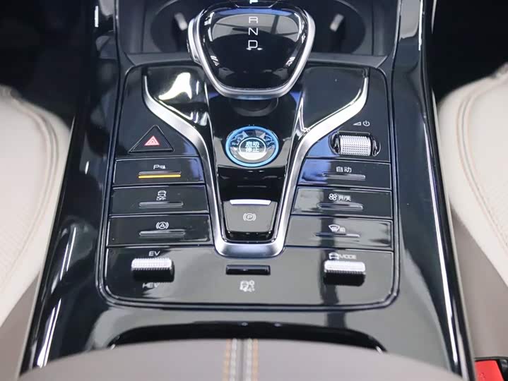 Фото 9 - BYD Qin Plus