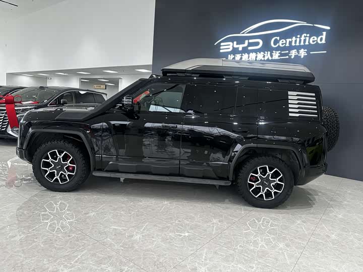 Фото 3 - BYD Yangwang U8