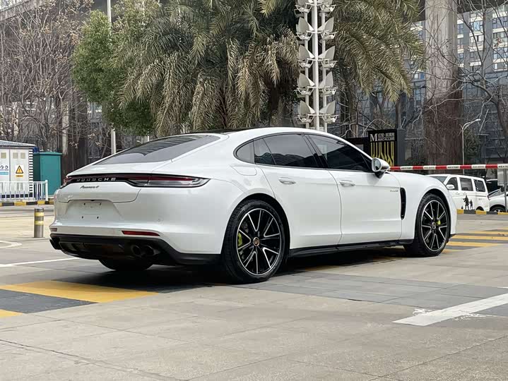 Фото 7 - Porsche Panamera Hybrid