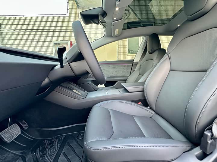 Photo 6 - Tesla Model 3