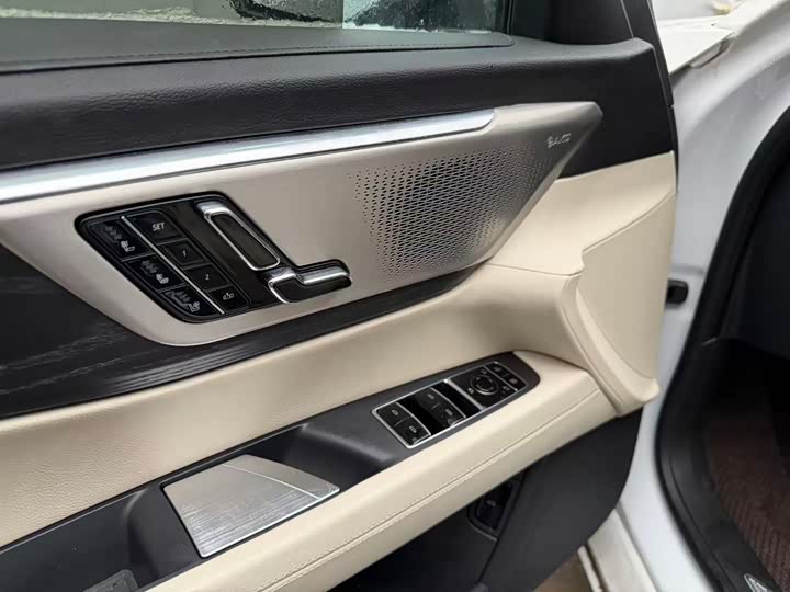 Фото 8 - Cadillac CT6