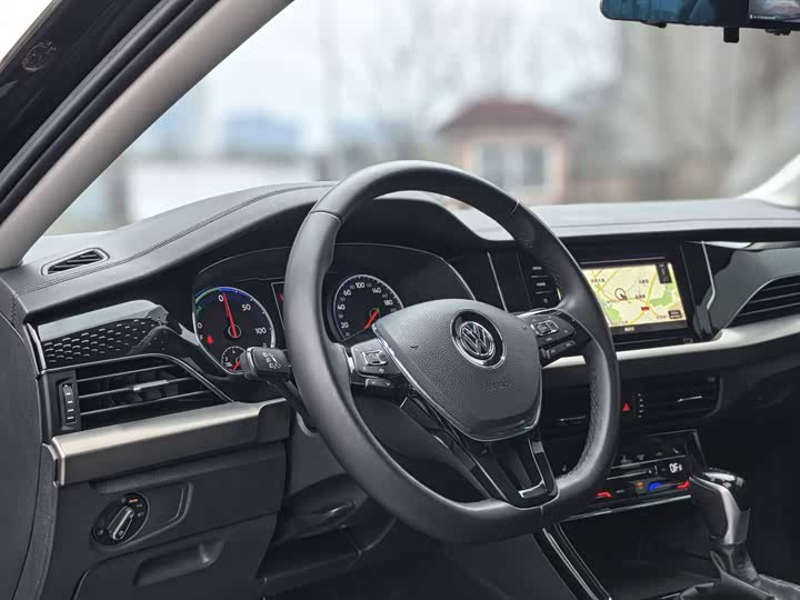 Фото 5 - Volkswagen Passat Hybrid