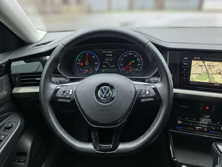 Фото 7 - Volkswagen Passat Hybrid