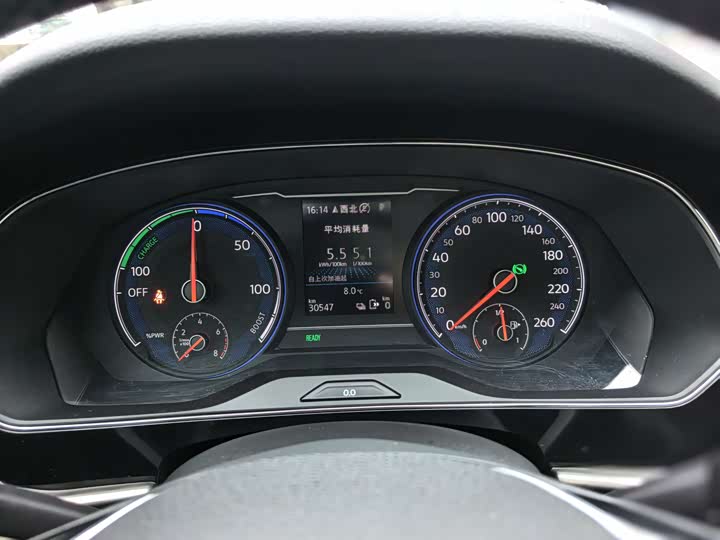 Фото 8 - Volkswagen Passat Hybrid