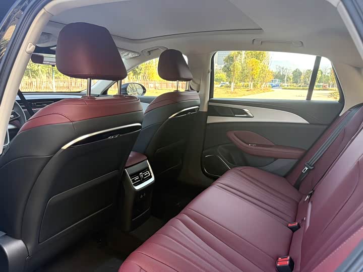 Фото 5 - Hongqi H5