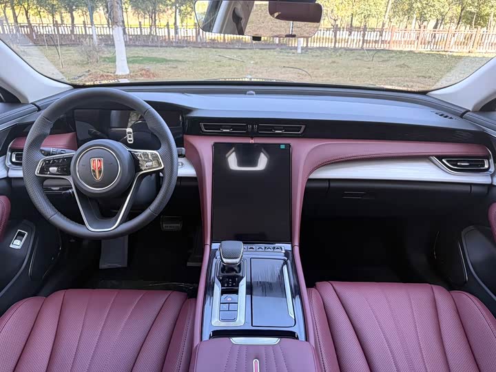 Фото 6 - Hongqi H5